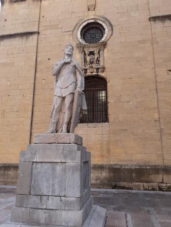 Estatua de Alfonso II "El Casto"